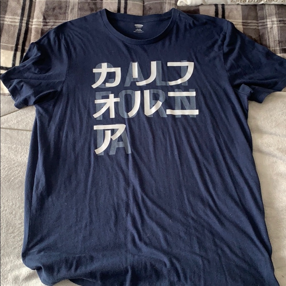 Old Navy t-shirt